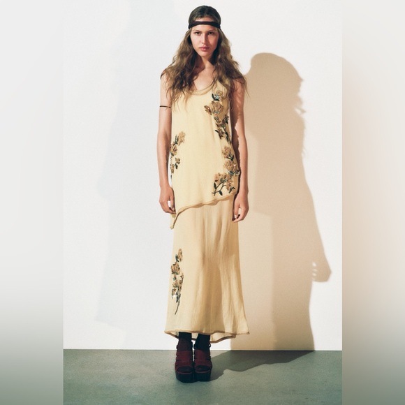 ZARA | EMBROIDERED FLOWER TOP DRESS | ZW COLLECTION - Picture 2 of 5